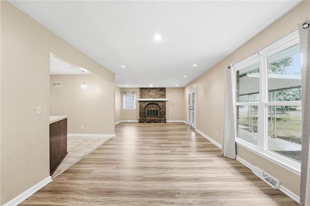 203 N Murphy Drive, Raymore, MO 64083
