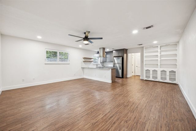 2529 W 12th Street, Dallas, TX 75211