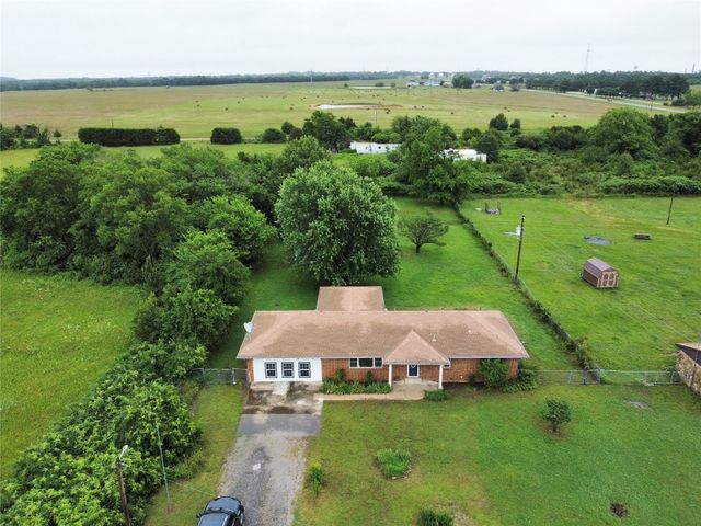 108174 N 3818 Road, Okemah, OK 74859