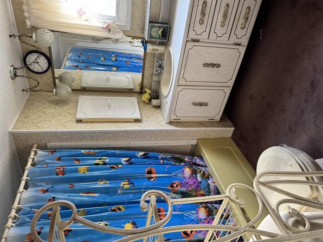 71 Oneida, Adrian, MI 49221