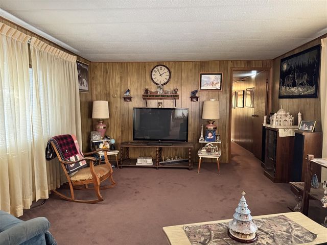 71 Oneida, Adrian, MI 49221