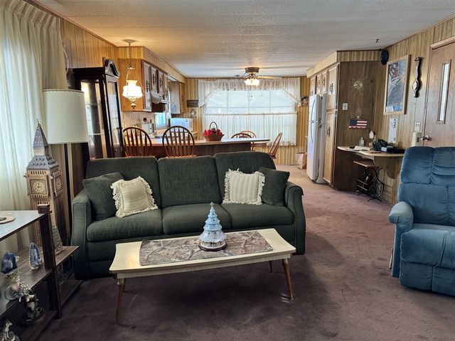 71 Oneida, Adrian, MI 49221