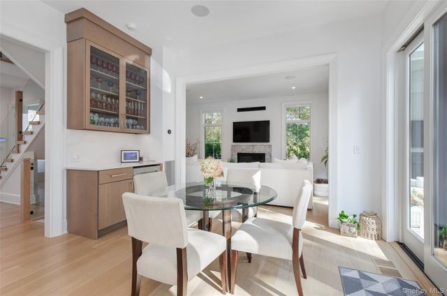 16 Myrtledale Road, Scarsdale, NY 10583