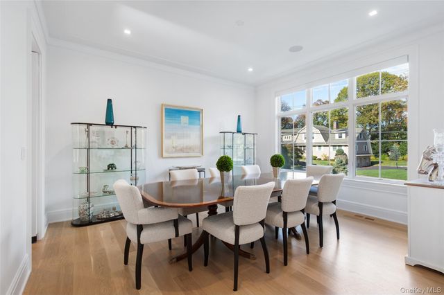 16 Myrtledale Road, Scarsdale, NY 10583