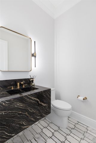 16 Myrtledale Road, Scarsdale, NY 10583