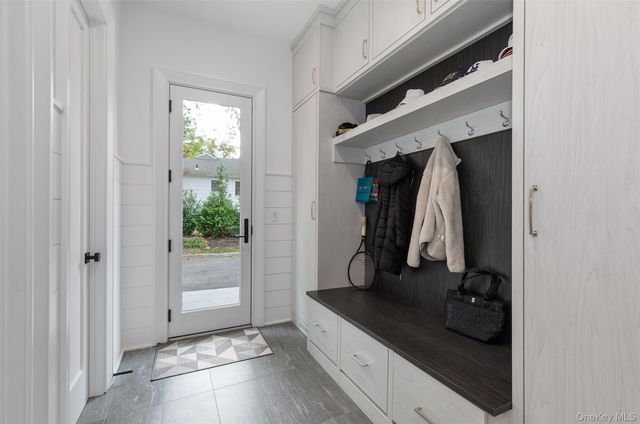 16 Myrtledale Road, Scarsdale, NY 10583