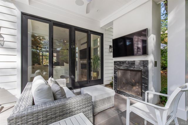 16 Myrtledale Road, Scarsdale, NY 10583