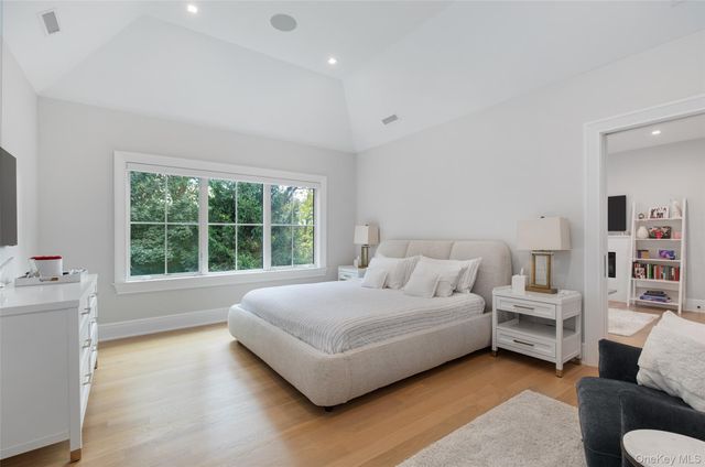 16 Myrtledale Road, Scarsdale, NY 10583