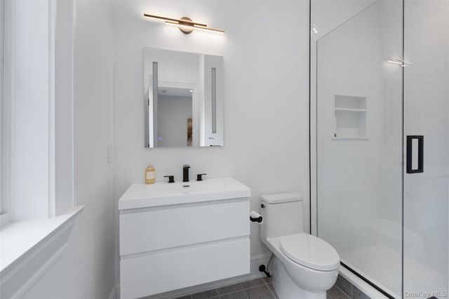 16 Myrtledale Road, Scarsdale, NY 10583