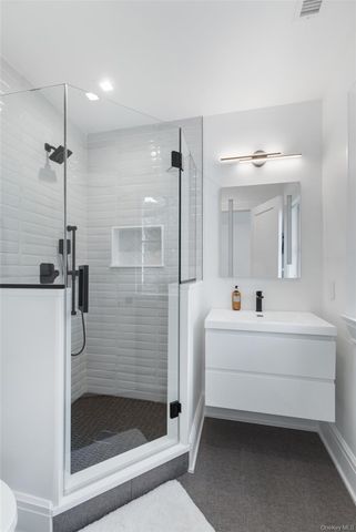 16 Myrtledale Road, Scarsdale, NY 10583