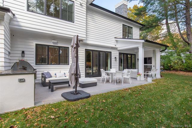 16 Myrtledale Road, Scarsdale, NY 10583