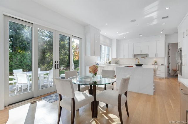 16 Myrtledale Road, Scarsdale, NY 10583