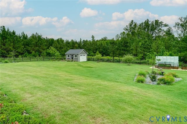 1732 Fishers Pond Dr, Maidens, VA 23102