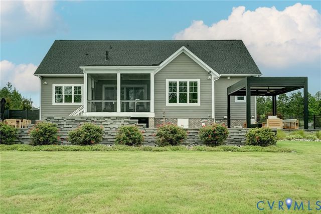 1732 Fishers Pond Dr, Maidens, VA 23102