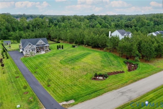 1732 Fishers Pond Dr, Maidens, VA 23102