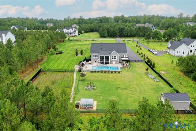 1732 Fishers Pond Dr, Maidens, VA 23102