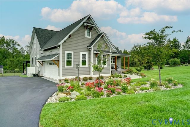 1732 Fishers Pond Dr, Maidens, VA 23102