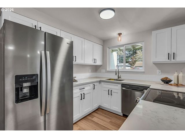 643 Se 40TH Ct, Hillsboro, OR 97123