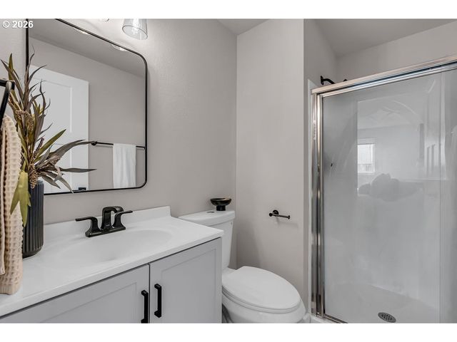 643 Se 40TH Ct, Hillsboro, OR 97123