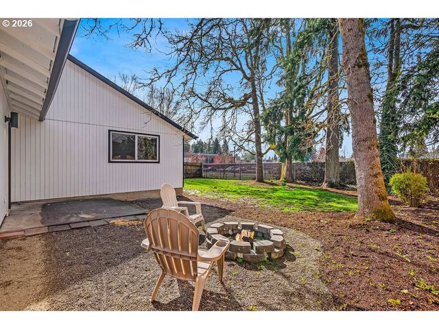 643 Se 40TH Ct, Hillsboro, OR 97123