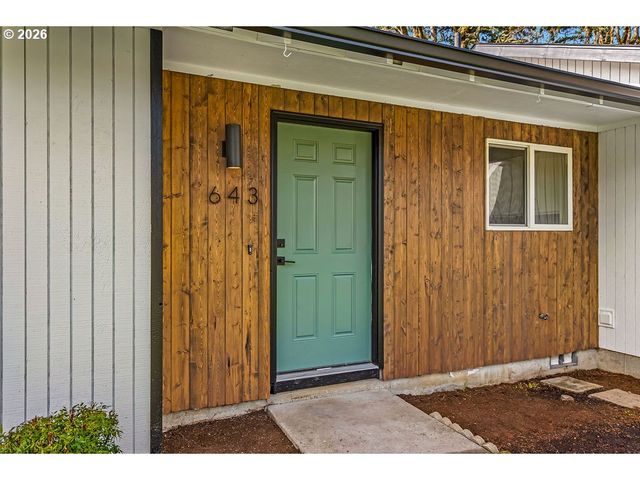 643 Se 40TH Ct, Hillsboro, OR 97123