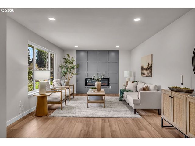 643 Se 40TH Ct, Hillsboro, OR 97123