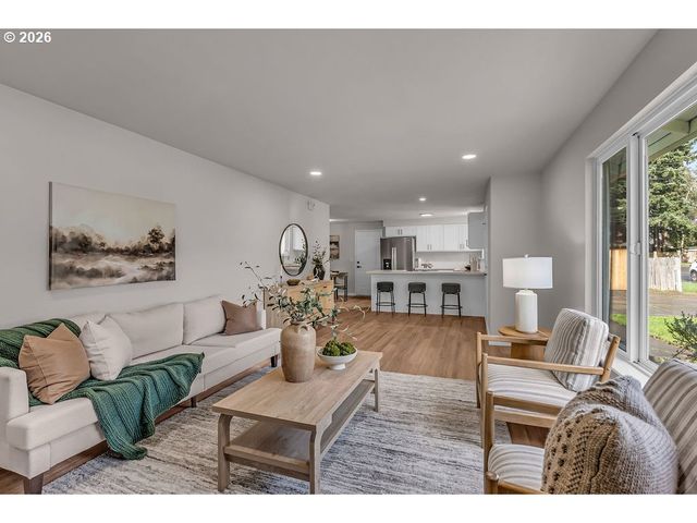 643 Se 40TH Ct, Hillsboro, OR 97123