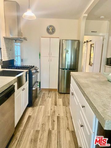 11321 Mississippi Avenue, Los Angeles, CA 90025