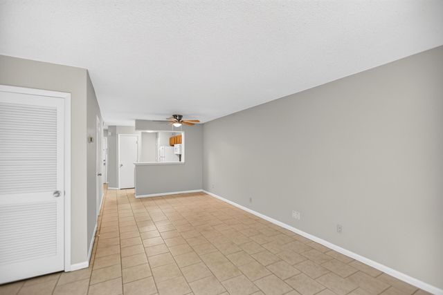 8471 Yadkin Circle Apt F, North Charleston, SC 29406
