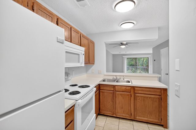 8471 Yadkin Circle Apt F, North Charleston, SC 29406