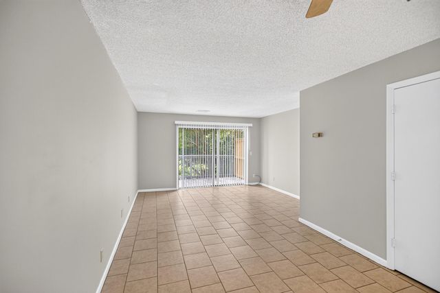 8471 Yadkin Circle Apt F, North Charleston, SC 29406