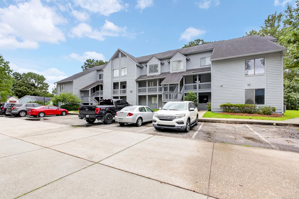 8471 Yadkin Circle Apt F, North Charleston, SC 29406
