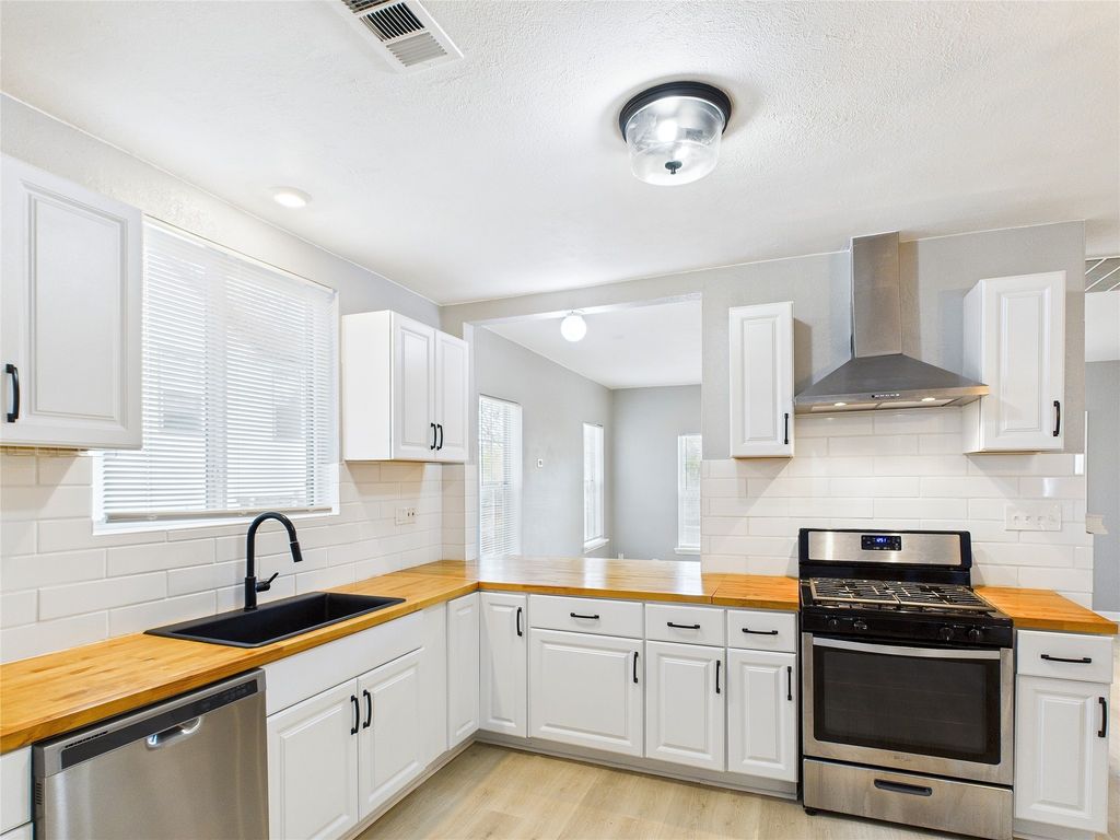 823 Havendon Circle, Dallas, TX 75203