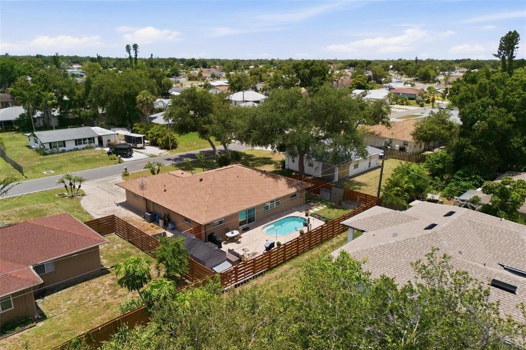 Image 12 of property listing at 541 MORNINGSIDE ROAD, Venice, FL 34293