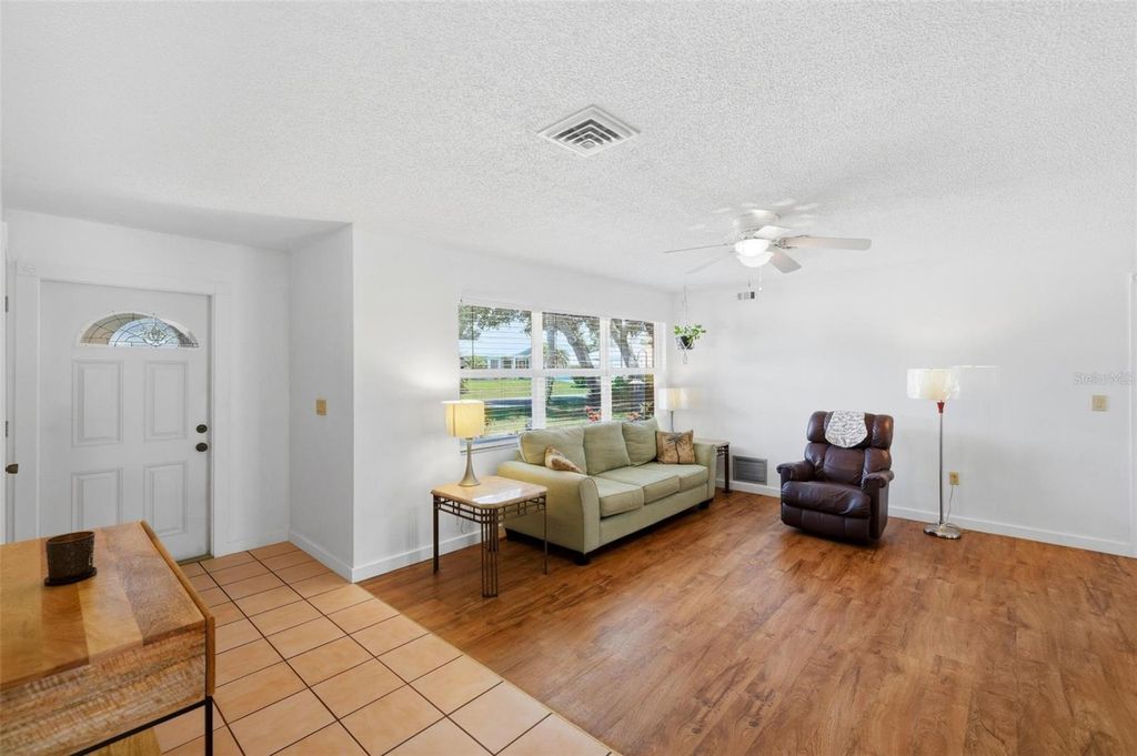 Image 18 of property listing at 541 MORNINGSIDE ROAD, Venice, FL 34293