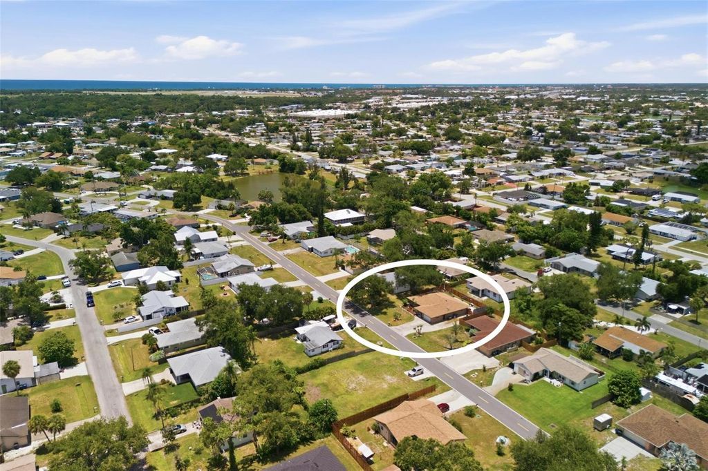Image 37 of property listing at 541 MORNINGSIDE ROAD, Venice, FL 34293