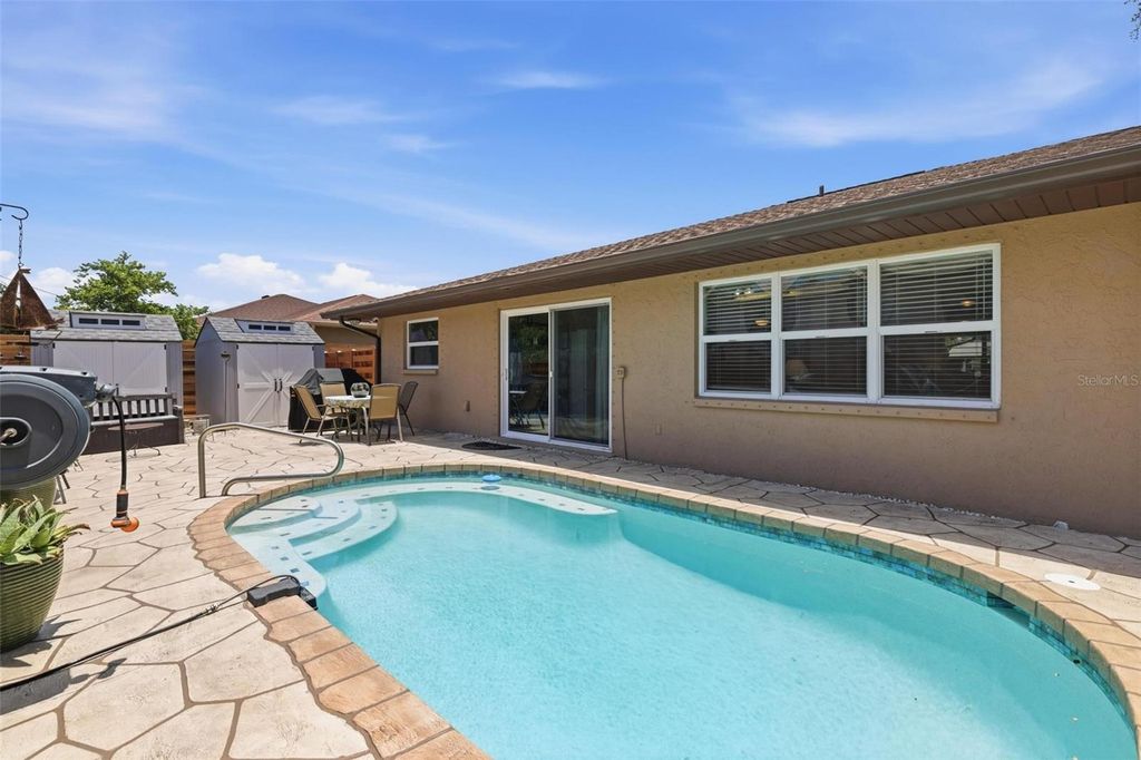 Image 5 of property listing at 541 MORNINGSIDE ROAD, Venice, FL 34293