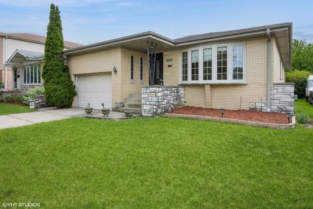 6846 N Dowagiac Avenue, Chicago, IL 60646