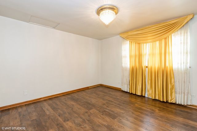 6846 N Dowagiac Avenue, Chicago, IL 60646