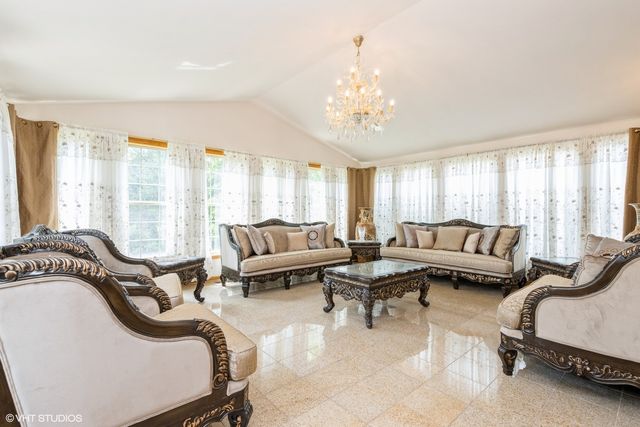 6846 N Dowagiac Avenue, Chicago, IL 60646