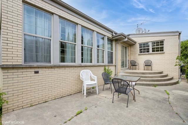 6846 N Dowagiac Avenue, Chicago, IL 60646