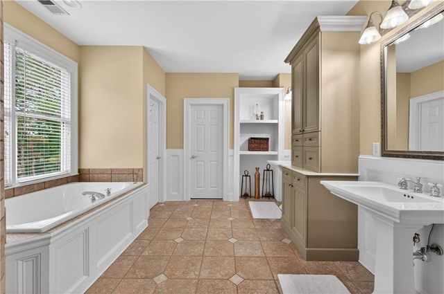 15895 Henderson Road, Alpharetta, GA 30004