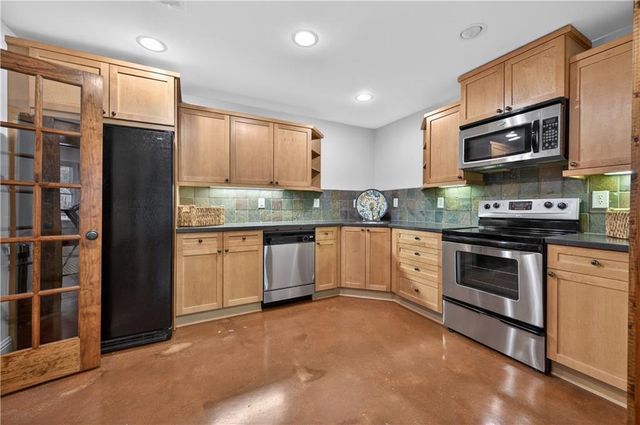 15895 Henderson Road, Alpharetta, GA 30004