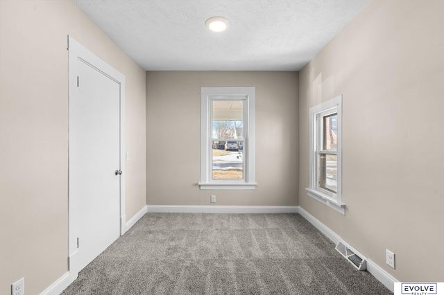 3909 N 53rd Street, Omaha, NE 68104