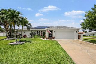 618 SE 11th PL, Cape Coral, FL 33990