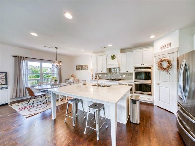 835 Rolling Hill NW, Kennesaw, GA 30152