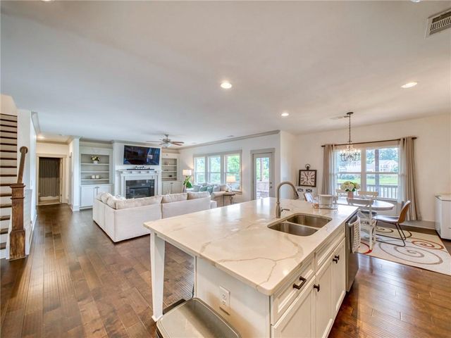 835 Rolling Hill NW, Kennesaw, GA 30152