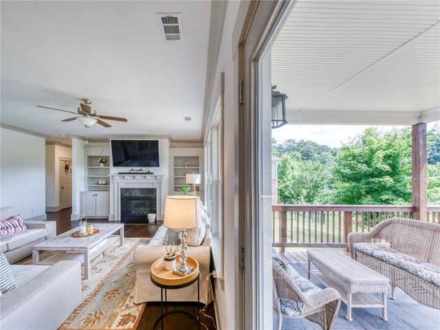 835 Rolling Hill NW, Kennesaw, GA 30152