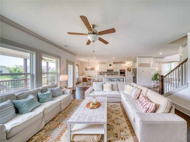 835 Rolling Hill NW, Kennesaw, GA 30152