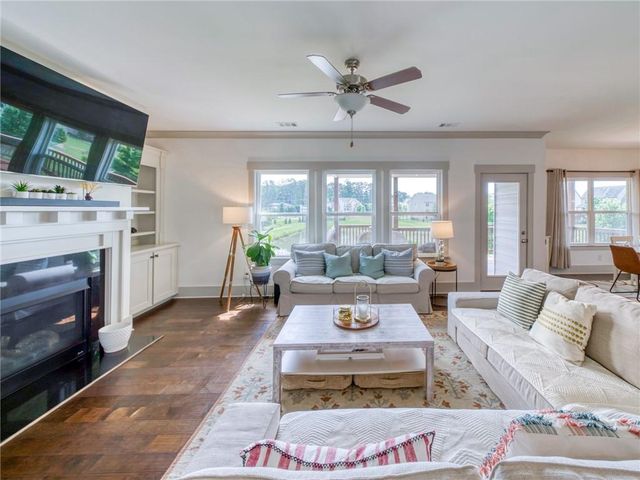 835 Rolling Hill NW, Kennesaw, GA 30152